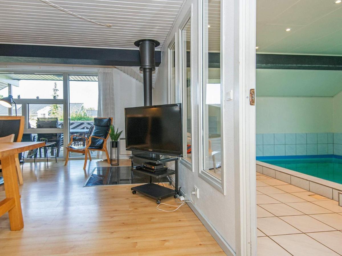 10 Person Holiday Home In Juelsminde Sonderby  Εξωτερικό φωτογραφία